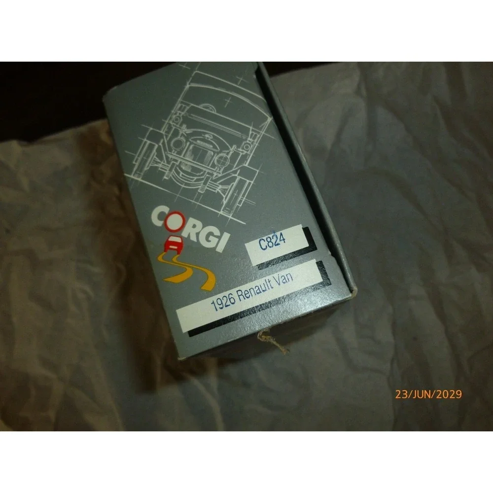 Corgi Classics 824 1926 Renault Van Patisserie Marcel Gardet Paris 1:43 Boxed